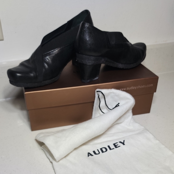 AUDLEY LondonLeather Women's Shoes. Made In Spain. Size 9 Black